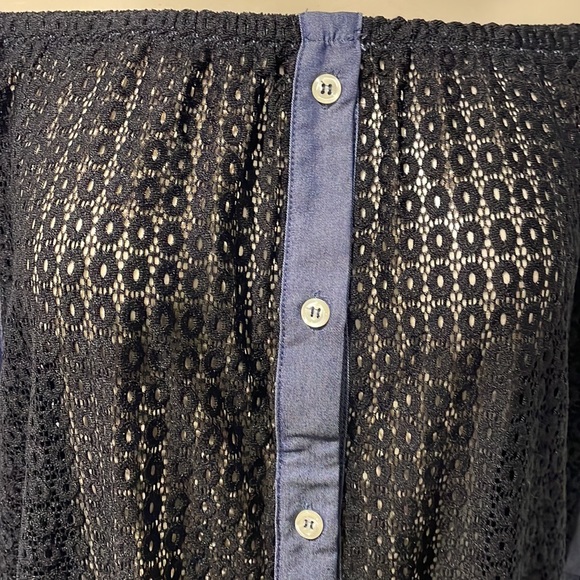 Preloved// NWT medium blouse mesh panel in front off the shoulder - Picture 3 of 5